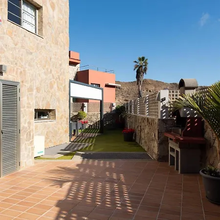 Edmond Vibes Canarias فيلة