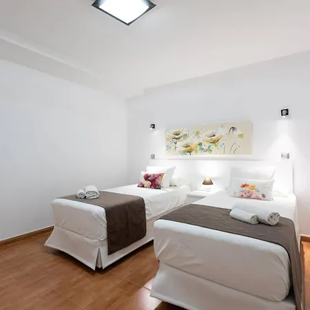 Edmond Vibes Canarias فيلة